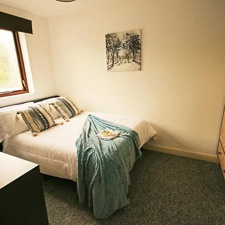 Luxury 3 Bed Hse Close To Free Wifi Netflix